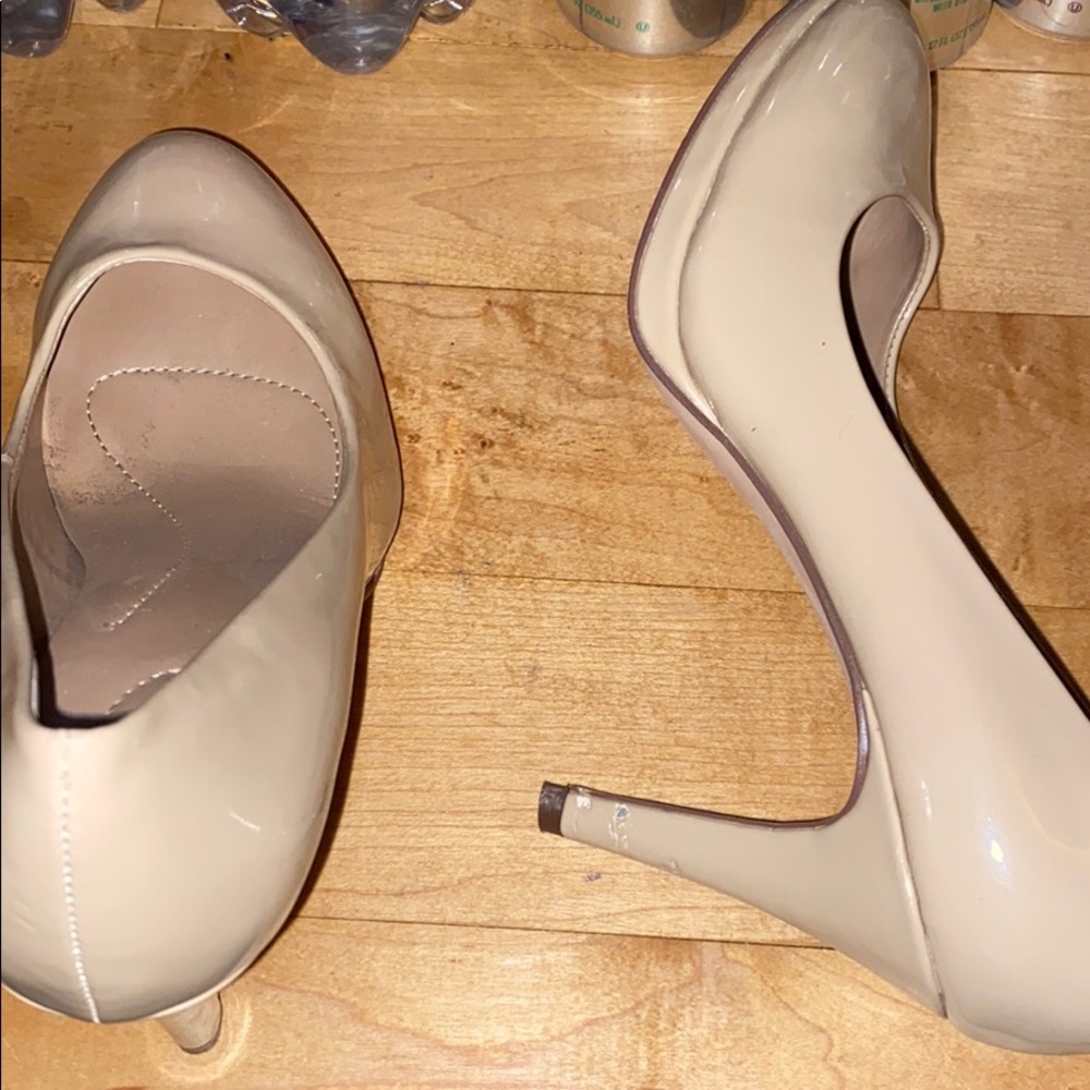 Heels - Picture 2 of 4